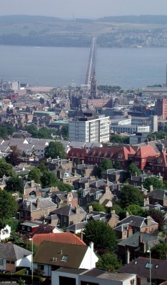 The Tay Road Bridge from the top of Dundee Law
Dundee Law gives spectacular view over Dundee and down into Fife and also by coincidence lines up nicely with the Road Bridge.  [url=http://www.multimap.com/map/browse.cgi?lat=56.4693&lon=-2.9894&scale=25000&icon=x/]Map location[/url]
