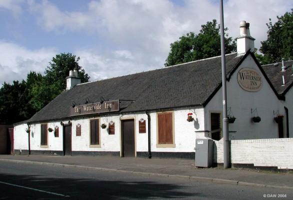 The Waterside Inn, Barrhead
Formerly know as 'Jean Gebbie's' this public house lies just outside Barrhead on the Glasgow road.  Jean Gebbie ran the pub until her death in 1905 although it kept the name of Jean Gebbie until quite recently.  Todays name is derived from the location of where it stands, this building is all that remains of the village of Waterside.
