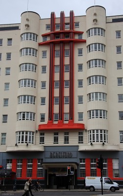 The former Beresford Hotel, Glasgow
The impressive front of the old Bereford Hotel, opened in 1938, in time for the Empire exhibition being held in Glasgow on the same year.  Its art deco style still looks impressive even today.  After the war it was converted into offices and then in 1964 was aquired by Strathclyde University for student accomodation.  In 2003 it was sold and converted into private flats.
