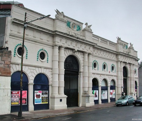 The Briggait, Glasgow
A view of the rear of the old fish market.  Built in 1873 and extended in 1899 and 1903.  It had a chequered history after the fish market moved elsewhere in 1977, an attempt was made to use the building as a shopping development but that failed and today it is being used as artists studios and and exhibition space.  [url=http://www.streetmap.co.uk/map.srf?X=259302&Y=664617&A=Y&Z=115/] Map location. [/url]
