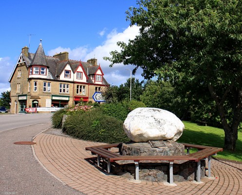 The Clach Eiteag, Ardgay
This large Quartzite stone was said to have been moved from Parish to Parish as it marked the site of the local market.  Until 1958 it was built into the wall of a local building.  [url=http://www.streetmap.co.uk/map.srf?X=259980&Y=890457&A=Y&Z=115/] Map location. [/url]
