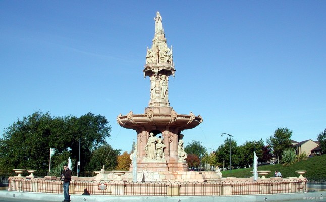 The Doulton Fountain, Glasgow Green
Another view of the Doulton Fountain on Glasgow Green.   Built to celebrates Queen Victoria's Golden Jubilee of 1887 and the acheivements of the British Empire at the time.
