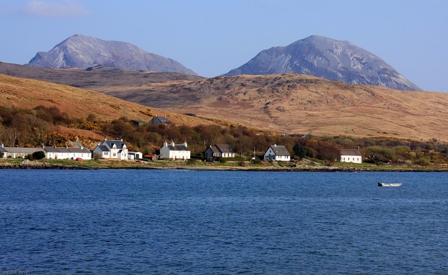 The Paps of Jura from Craighouse
Over looking Craighouse towards the Paps, the highest of which rises to 785 metres.  [url=http://www.streetmap.co.uk/map.srf?X=153046&Y=667015&A=Y&Z=120/] Map location. [/url]

