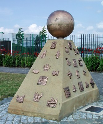 The Pyramid Stone, Clyde View Park, Braehead
Amidst all the shopping malls and new flats at Brahehead there is an oasis of calm in a new 7 acres public park.  Local Primary schools worked with Kenny Munro to produce these bronze sculptues inspired by local history and environmental themes.  I can't help thinking there's a 'Dr Who' infuence here too.  [url=http://www.streetmap.co.uk/map.srf?X=251472&Y=668021&A=Y&Z=115/] Map location. [/url]
