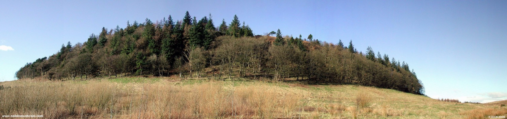 Neilston Pad
A view of the pad from the Snypes Dam side of the hill. [url=http://www.multimap.com/map/browse.cgi?lat=55.7670&lon=-4.4270&scale=25000&icon=x]Map location[/url]
