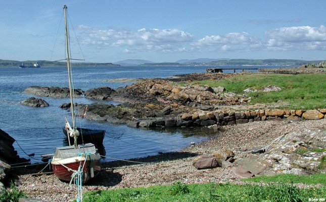 Looking out to sea from Portencross
On the left behind the passing ship is The Wee Cumbrae, on the right in the distance is the town of Millport on The Great Cumbrae.  [url=http://www.streetmap.co.uk/streetmap.dll?G2M?X=217545&Y=648930&A=Y&Z=3/]Map location. [/url]
