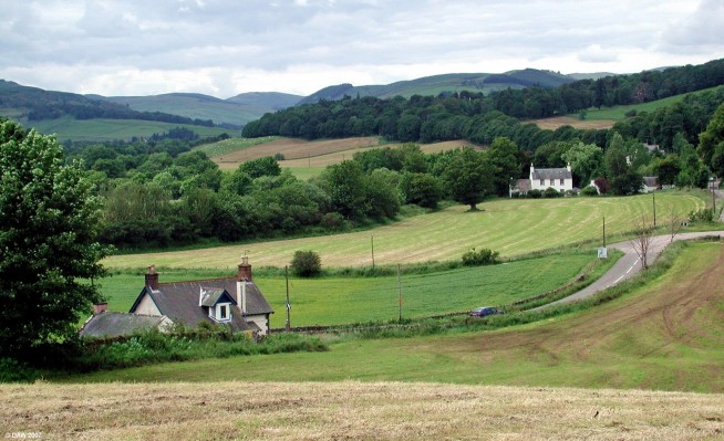 Kirkland, near Moniaive
A view near Kirkland looking west towards Moniaive.  [url=www.multimap.com/map/browse.cgi?lat=55.1917&lon=-3.8616&scale=100000&icon=x/]Map location.[/url]

