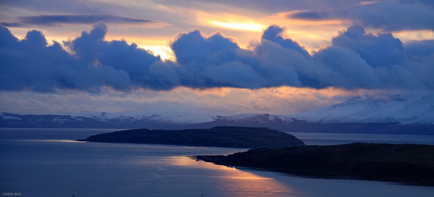 Winter sun over the Wee Cumbrae
On the right is the Great Cumbrae, centre is the Wee Cumbrae and in the distance the Isle of Arran.  [url=http://www.streetmap.co.uk/map.srf?X=221521&Y=658211&A=Y&Z=120/] Map location. [/url]
