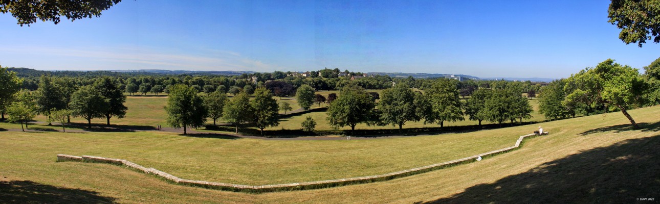Panorama from top of Bellahouston Park, Glasgow, 2018
Looking south west from the top of Glasgow's Bellahouston Park. [url=http://streetmap.co.uk/map?X=254927&Y=663730&A=Y&Z=115/] Map location. [/url]

