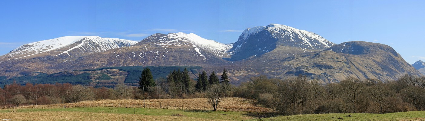Ben Nevis
Surely some mistake, a day when you can clearly see all of Ben Nevis and its companions doesn't seem to happen that often.  Ben Nevis is second on the right rising to some 1344m. [url=http://www.streetmap.co.uk/map.srf?X=212625&Y=778785&A=Y&Z=120/] Map location. [/url]
