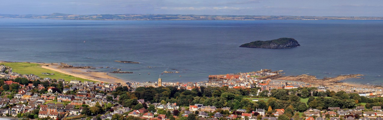 Panoramic view from Berwick Law
A view looking North over the town of North Berwick from the top of Berwick Law. [url=http://streetmap.co.uk/map?X=355635&Y=684223&A=Y&Z=120/] Map location. [/url]
