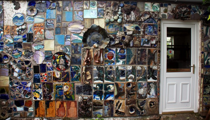 Balnakeil craft village, Durness
Decorated wall on one of the buildings at Balnakeil Craft village just outside Durness. [url=http://streetmap.co.uk/map.srf?X=239344&Y=967957&A=Y&Z=120/] Map location. [/url]
