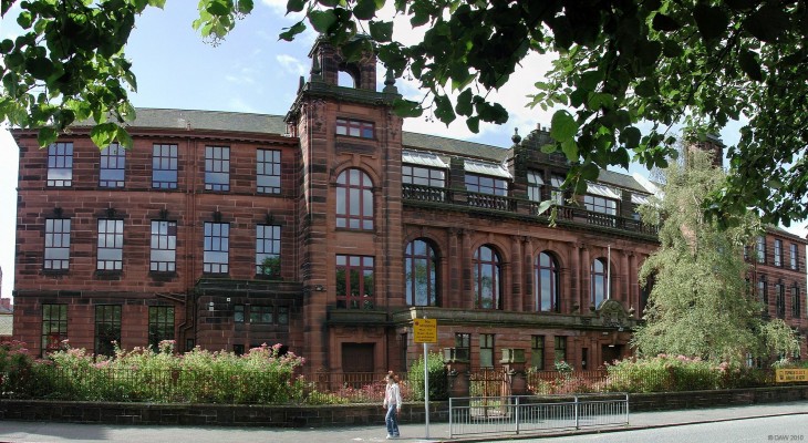 Hutchesons Grammer School, Glasgow
One of Glasgows oldest schools, opened in 1643 by George and Thomas Hutcheson who intended the school to be for orphans.  It has been in several building since then and also was split between a boys and girls school.  The building seen here was built in 1912.   [url=http://www.streetmap.co.uk/map.srf?X=258209&Y=662959&A=Y&Z=110/] Map location. [/url]
