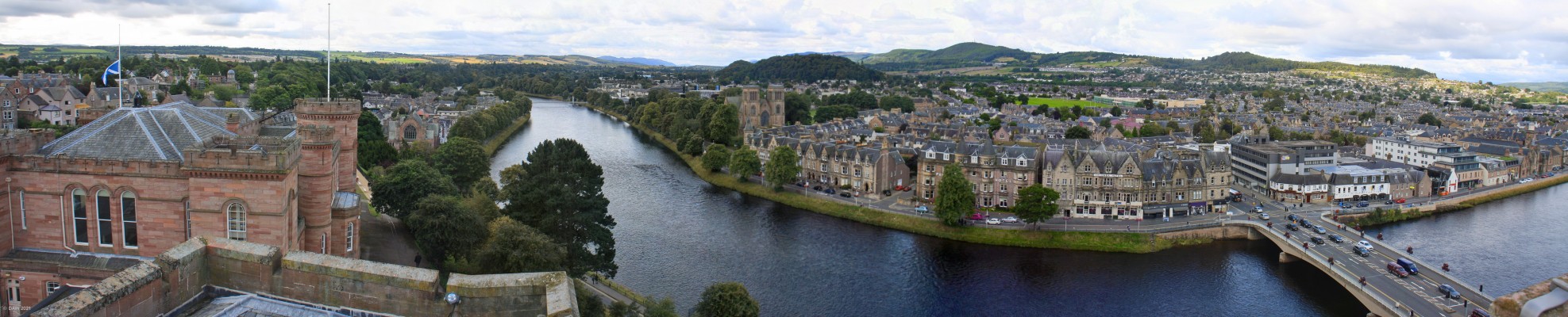 Inverness panorama, 2017
A view south from the highest tower at Inverness Castle.  In the centre on the opposite bank of the River Ness Inverness Cathedral can be seen. [url=http://streetmap.co.uk/map.srf?X=266623&Y=845137&A=Y&Z=115/] Map location. [/url]
