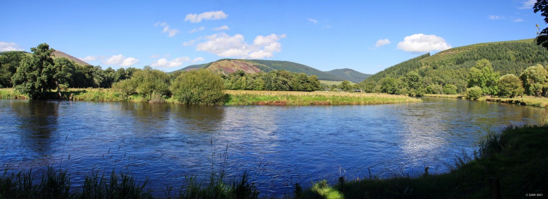 The River Tweed
A view of the river tweed taken from the grounds of Traquair House near Innerleithen.  [url=http://streetmap.co.uk/map.srf?X=333057&Y=635716&A=Y&Z=115/] Map location. [/url]
