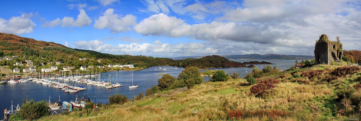 Tarbert Castle, Argyll & Bute
The ruins of Tarbert Castle stand above Tarbert harbour on East Loch Tarbert.  What stands today dates from around 1494 but there has been a castle on the site long before then.  Robert the Bruce fortified the building in 1320's to protect against the Lord of the Isles.  [url=http://www.streetmap.co.uk/map.srf?X=186688&Y=668640&A=Y&Z=115/] Map location. [/url]
