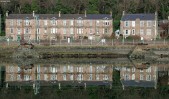 Bowling_Harbour,_reflection.jpg