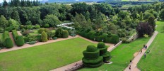 Crathes_Castle_Garden_overview.jpg