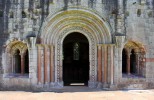 Entrance_to_CHapter_House2C_Dryburgh_Abbey.jpg