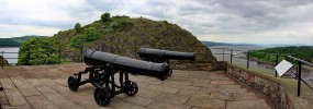 gun_battery,_Dumbarton_Castle.jpg