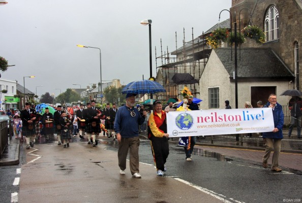 2008, Neilston Live Parade
Smiles all round despite the somewhat inclement weather during the 2008 Neilston Live! parade.
