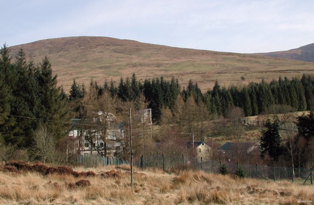 Admiralty Hydro Ballistic Research Establishment, Glen Fruin
Tucked away behind trees at the end of Glen Fruin is what became the Hydro Ballistic Research Establishment in 1948.  It was built under secrecy during the second world war to investigate the effects of dropping munitions, including the famous dam buster 'bouncing bomb', in to water.  It included a huge tank of water with thick glass on one side where the effects could be seen.  Today this would presumably be done by computer modelling.  The buildings still seem occupied today but may be for another use now
