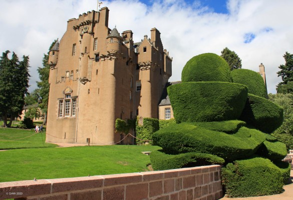 Crathes Castle Topiary
[url=http://streetmap.co.uk/map?X=373440&Y=796795&A=Y&Z=115/] Map location. [/url]
