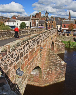 The Devorgilla Bridge, Dumfries & Galloway
A view looking East half way along the old Bridge across the river Nith in Dumfries town centre.  There used to be a toll house at the refuge where this photo was taken from. [url=http://streetmap.co.uk/map.srf?X=296883&Y=576047&A=Y&Z=106/] Map location. [/url]
