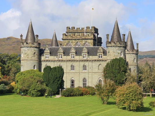 Inveraray Castle, Loch Fyne
The Castle you see today was built in 1746 and replaced an earlier 15th century Castle.  The village of Inveraray was demolished and rebuilt a short distance away as a new "planned" village so as not to spoilt the view from the Castle.  It has been the seat of the chiefs of Clan Camblell since the 18th century.  The Castle and grounds are open to visitors in the summer months.  [url=http://streetmap.co.uk/map?X=209816&Y=709070&A=Y&Z=120/] Map location. [/url]
