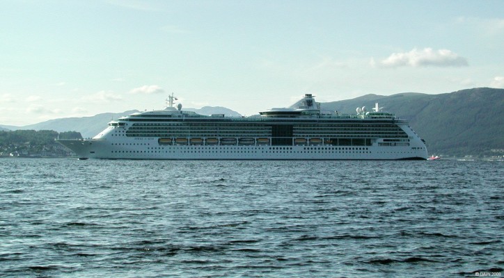 The Jewel of the Seas, River Clyde
Completed in 2004 at the German Meyer Werft ship yard, she displaces some 90,000 tons and can carry 2,500 passengers at up to 25 knots.  Large cruise ships are now a relatively common site at the Greenock Ocean Terminal since its only an hours coach trip from there to either Edinburgh or up the west coast to Loch Lomond or further.
