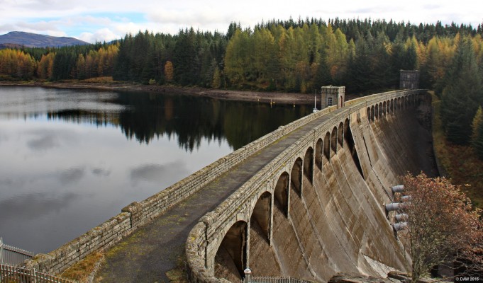 The Laggan Dam
The Laggan Dam was built across the River Spean in 1934 as part of the Aluminium smelter hydro scheme for Fort William.  Water from the dam is carried to Loch Treig through 3 miles  of tunnel.  The water goes from there through another 15 miles of pipe to the power house at Fort William.  [url=http://streetmap.co.uk/map.srf?X=237204&Y=780890&A=Y&Z=120/] Map location. [/url]
