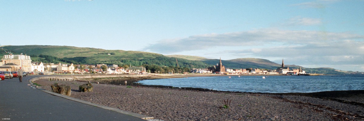Largs Seafront, 1988
A view of Largs Seafront from Aubery.  The general outline of what you see hasn't really changed much in 30 years but for those who know Largs you will see that Castletons is still there at the Pier.
