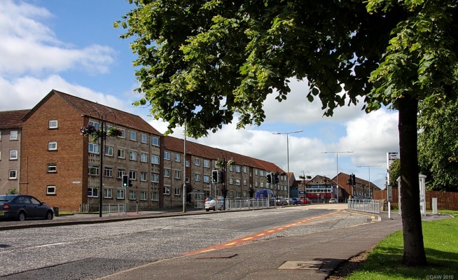 Barrhead Main Street
Looking up the Main Street in 2008.  I think it was a Tuesday we had the sunny day that year.[url=http://www.streetmap.co.uk/map.srf?X=250644&Y=659238&A=Y&Z=106/] Map location. [/url]
