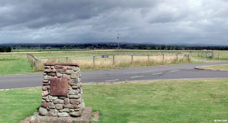 Quintins Hill Rail Disaster Memorial, Gretna
If by some misfortune you find yourself at the Old Blacksmiths visitor centre, spare a few minutes to look for this memorial in the car park at the rear.  It is in memory of the 227 people who died here on the 22nd May 1915.  It remains to this day the UK's worst ever rail crash.  It is not widely known about since it mainly involved troops at a time of war when news was being censored.  The rail line can be seen in the distance marked by the power line poles.
