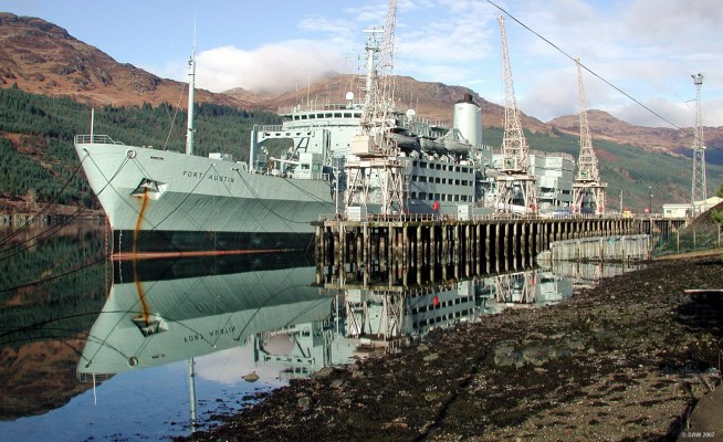 RFA Fort Austin, Glenmallan
Fort Austin along side at Glenmallan Jetty in 2005.  [url=http://www.streetmap.co.uk/streetmap.dll?G2M?X=224890&Y=696545&A=Y&Z=3/]Map location[/url]
