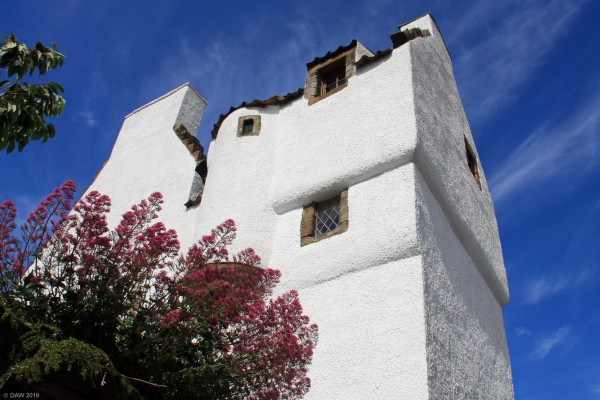 The Study, Culross
This picturesque merchant house dates from 1610.  It is said to be where Bishop Leighton of Dunblane composed his sermons.  It was acquired by The National Trust for Scotland in the 1930s. [url=http://streetmap.co.uk/map.srf?X=298580&Y=685988&A=Y&Z=115/] Map location. [/url]
