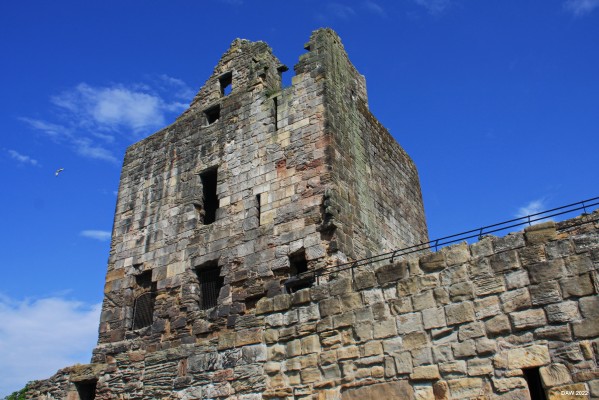 The Main Tower, Ravenscraig Castle
Although founded as a Royal Castle, before being completed, it passed to the Sinclair family who made it their principal residence in Fife.
