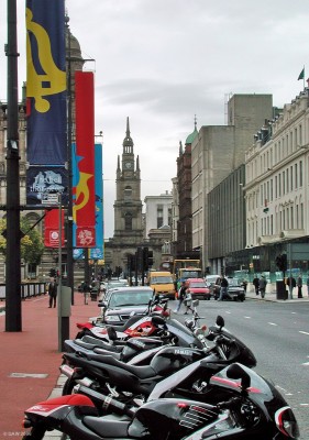 Looking down West George Street
West George Street runs parallel to the North side of George Square, at the end the [url=http://www.thetron.org/index.php]St George's-Tron Church [/url] can be seen.
