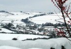Fereneze_hills_and_Neilston_in_winter.jpg