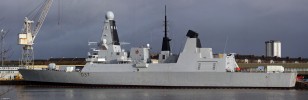 HMS_Duncan2C_Yoker2C_2013.jpg