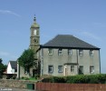 Neilston Parish Church, summer 2002.jpg