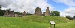Ruins_of_Kildrummy_Castle.jpg