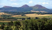 The_Eildon_Hills_from_Smailholm_Tower.jpg