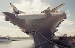 USS_Intrepid2C_NYC2C_1989.jpg